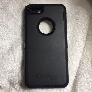 One black matte Otter iPhone 6-6s case